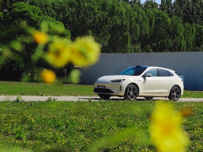 高考后学车潮来临!智能suv问界新m5 ultra成年轻人购车优选